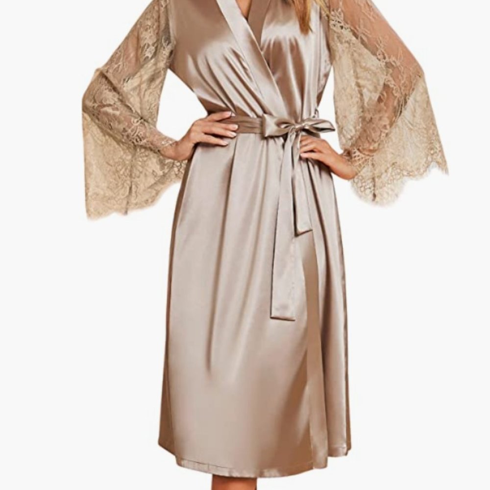 Satin Robe with Lace Sleeves Bride/Bridesmaids Robe